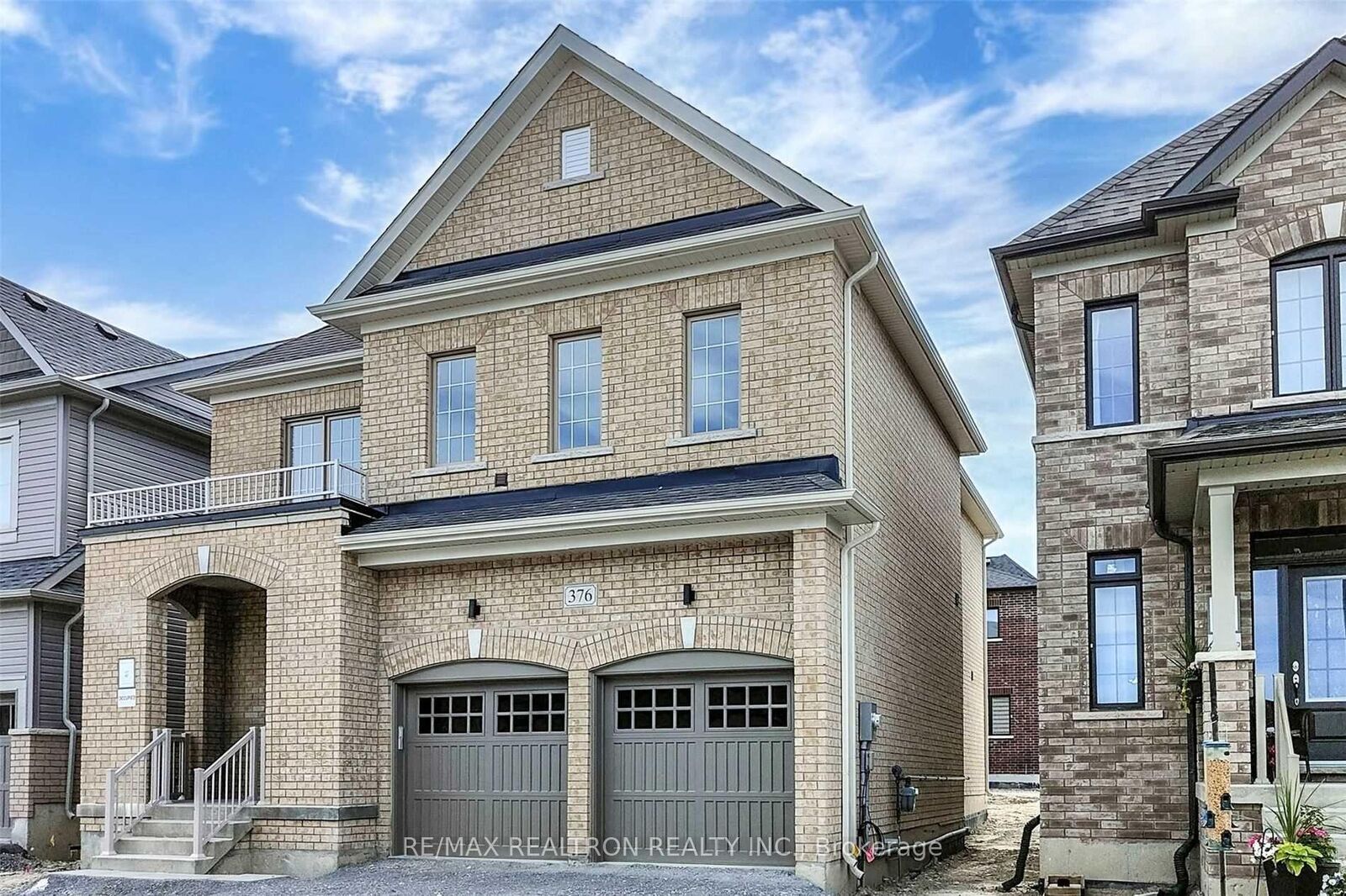Property Photo: 376 Danny Wheeler Boulevard ON L4P 1J5