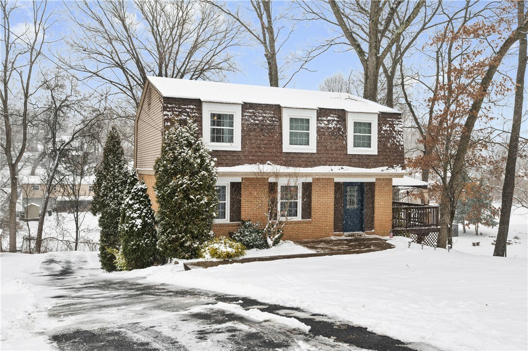 Property Photo:  185 Cypress Dr  PA 15241 