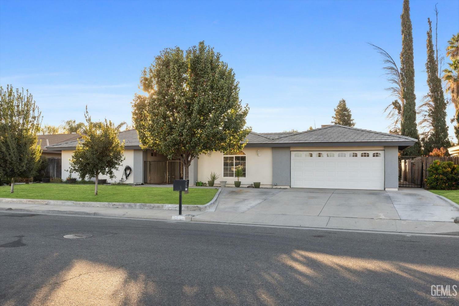 Property Photo:  2913 Actis Road  CA 93309 