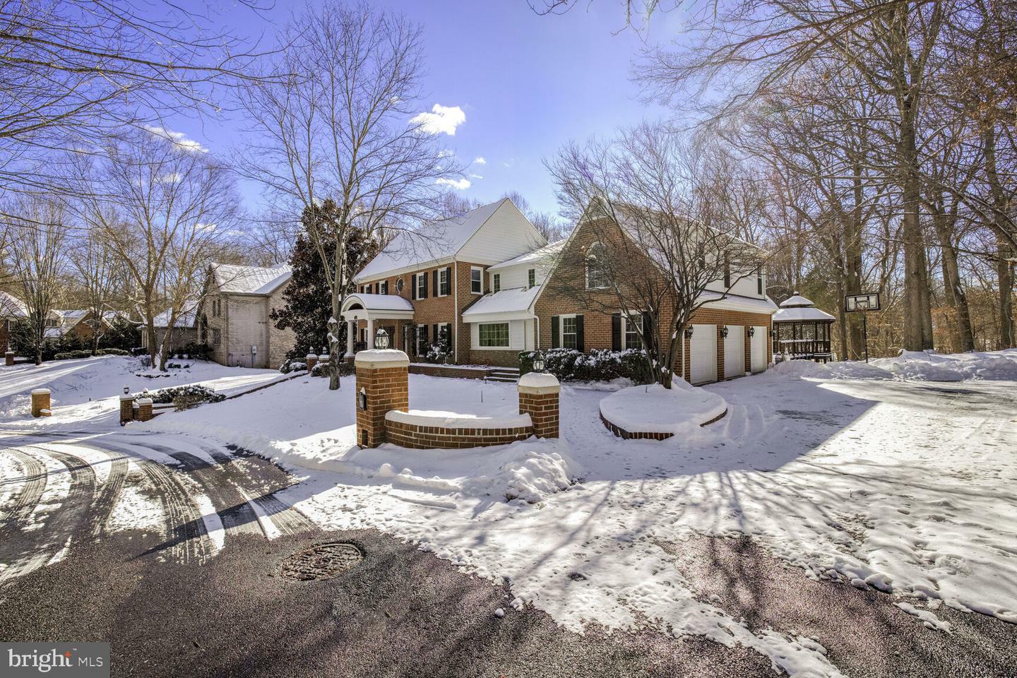 Property Photo: 11620 Piney Spring Lane MD 20854