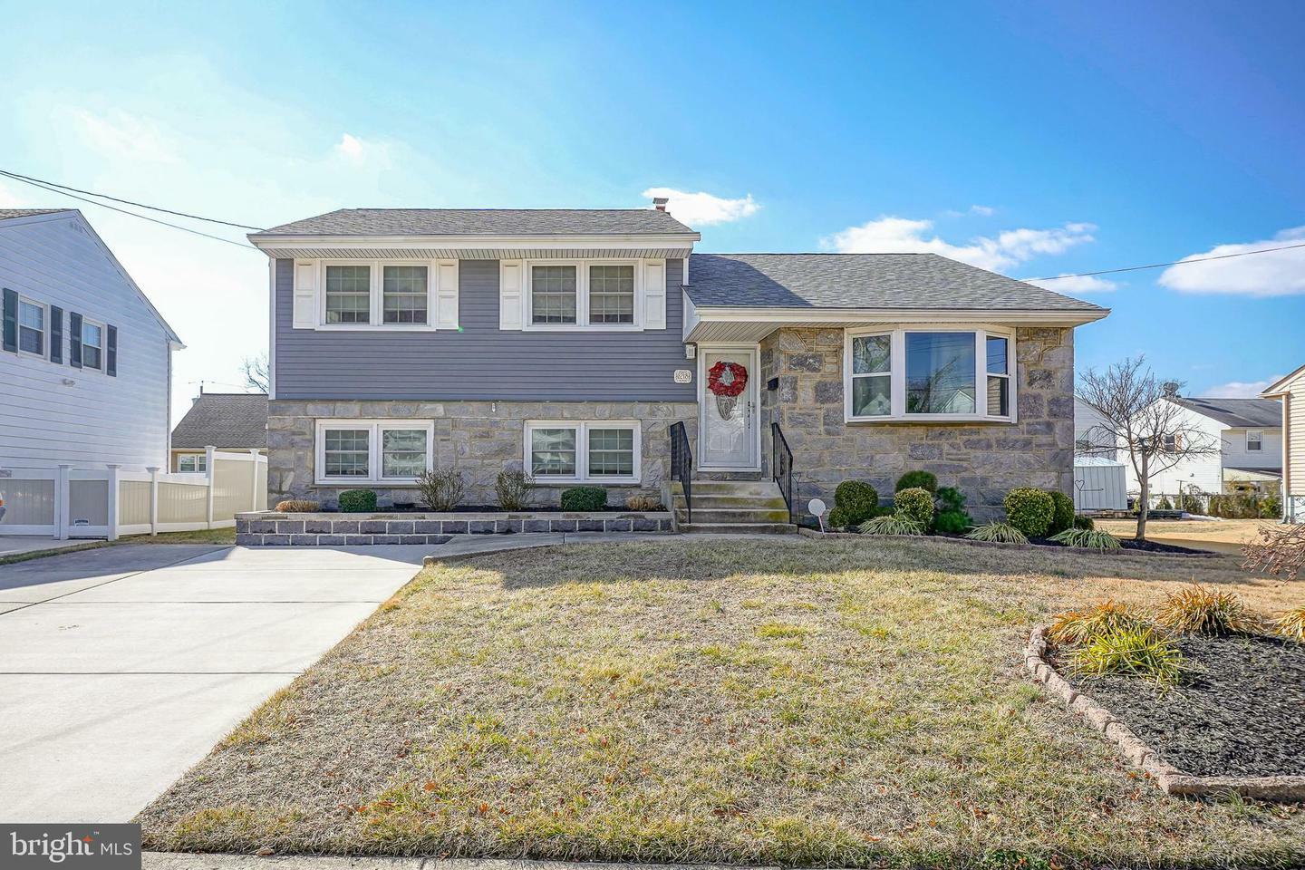 Property Photo:  5218 Elvena Avenue  NJ 08109 