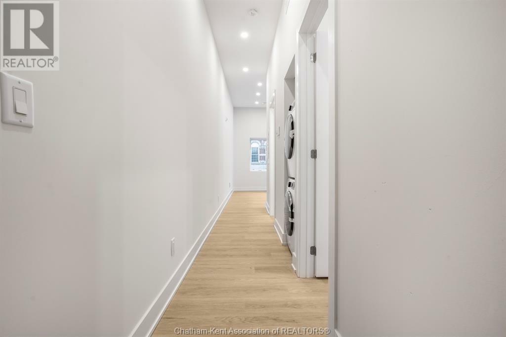 Property Photo:  151-157 King Street 10  ON N7M 1E4 