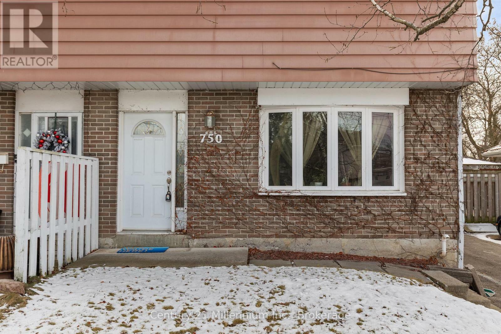 Property Photo:  750 Elgin Street  ON L3Y 3B8 