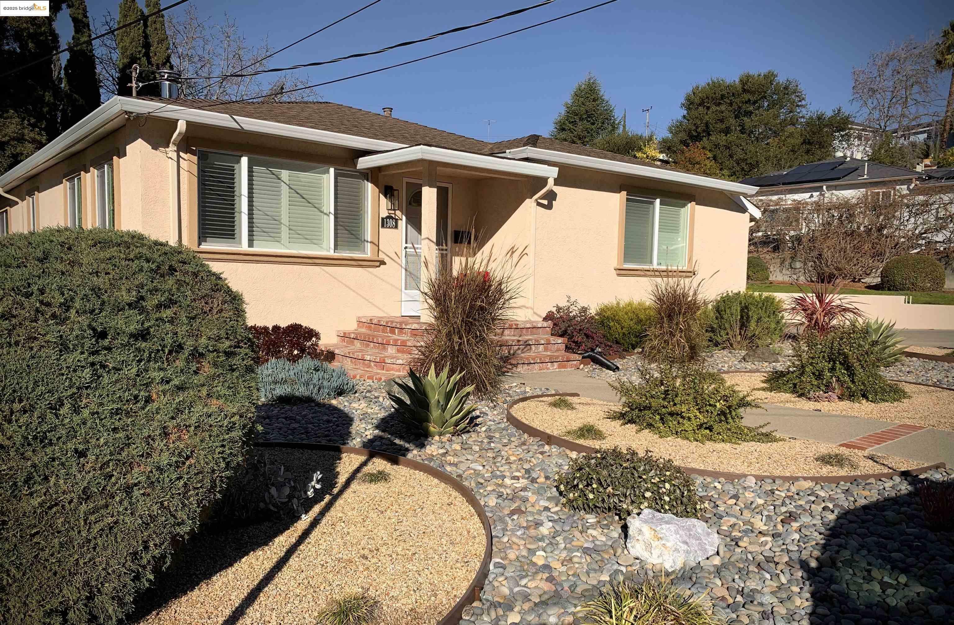 Property Photo: 1308 7th St CA 94572