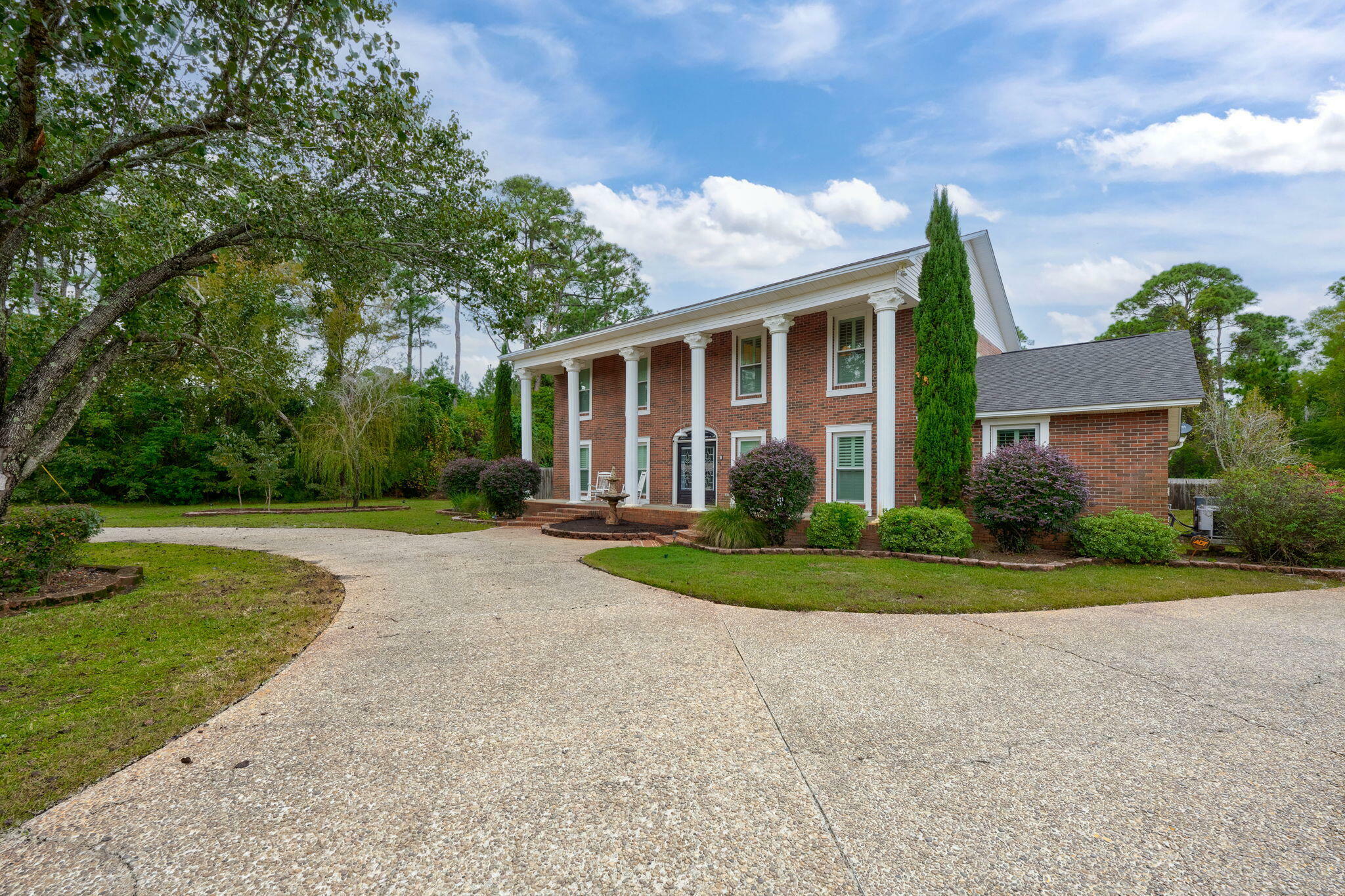 Property Photo:  2960 Laurel Drive  FL 32563 