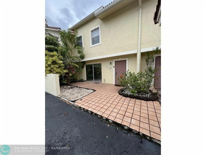 Property Photo:  4305 Coral Springs Drive 2H  FL 33065 