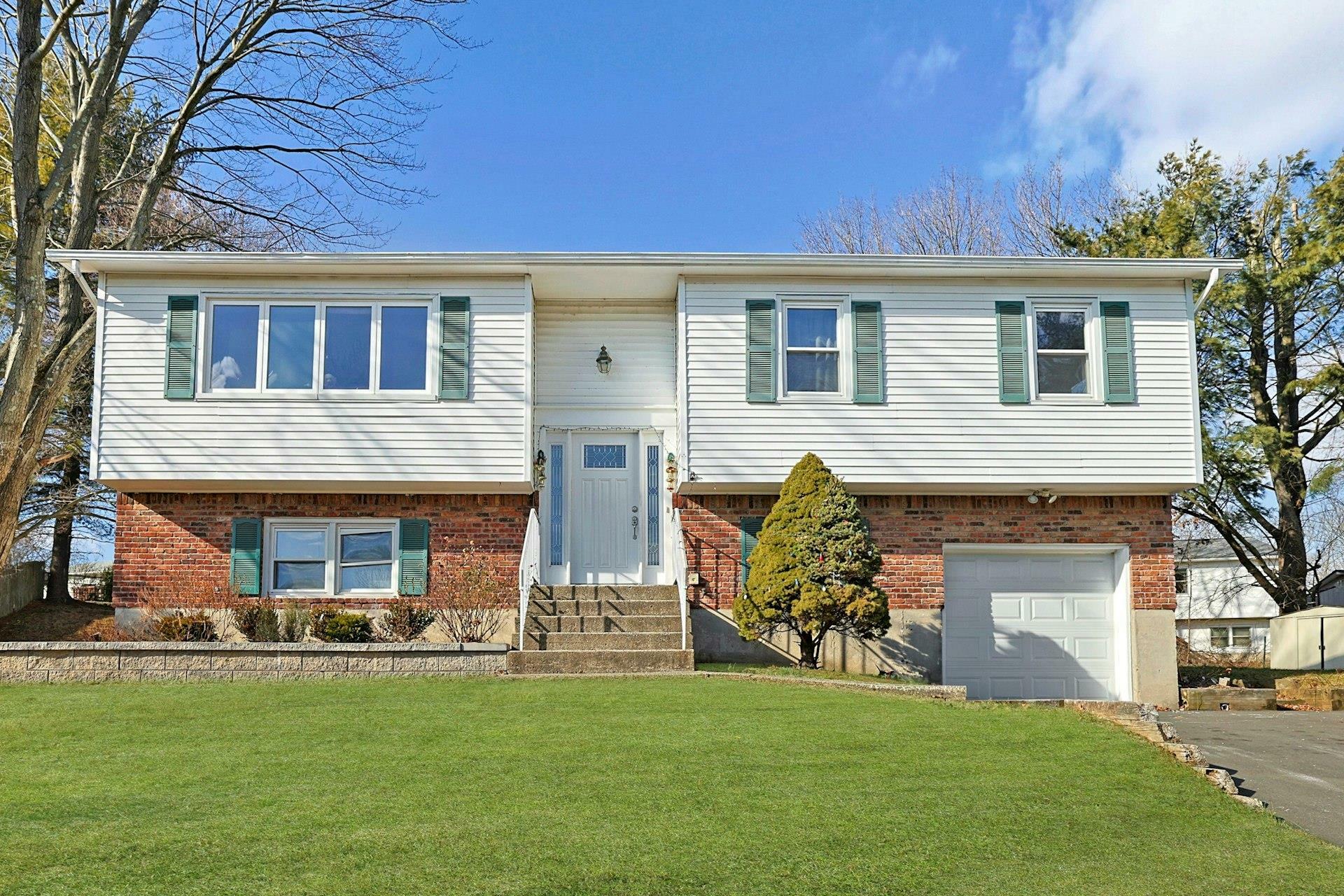 Property Photo:  38 Jockey Hollow Drive  NY 10954 