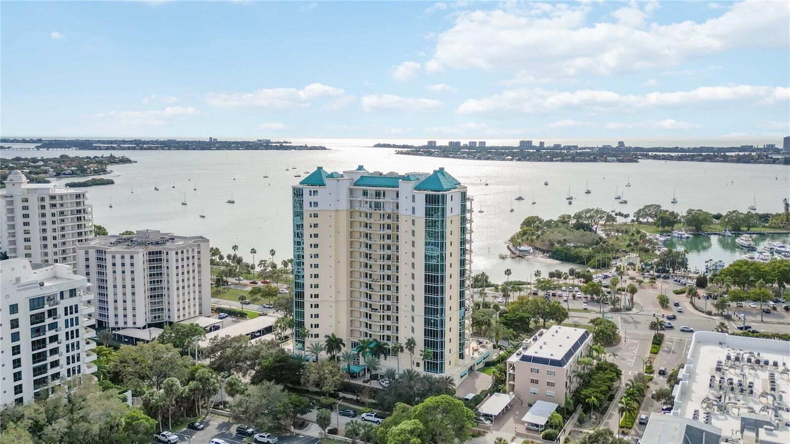 Property Photo: 340 S Palm Avenue Pl1 FL 34236