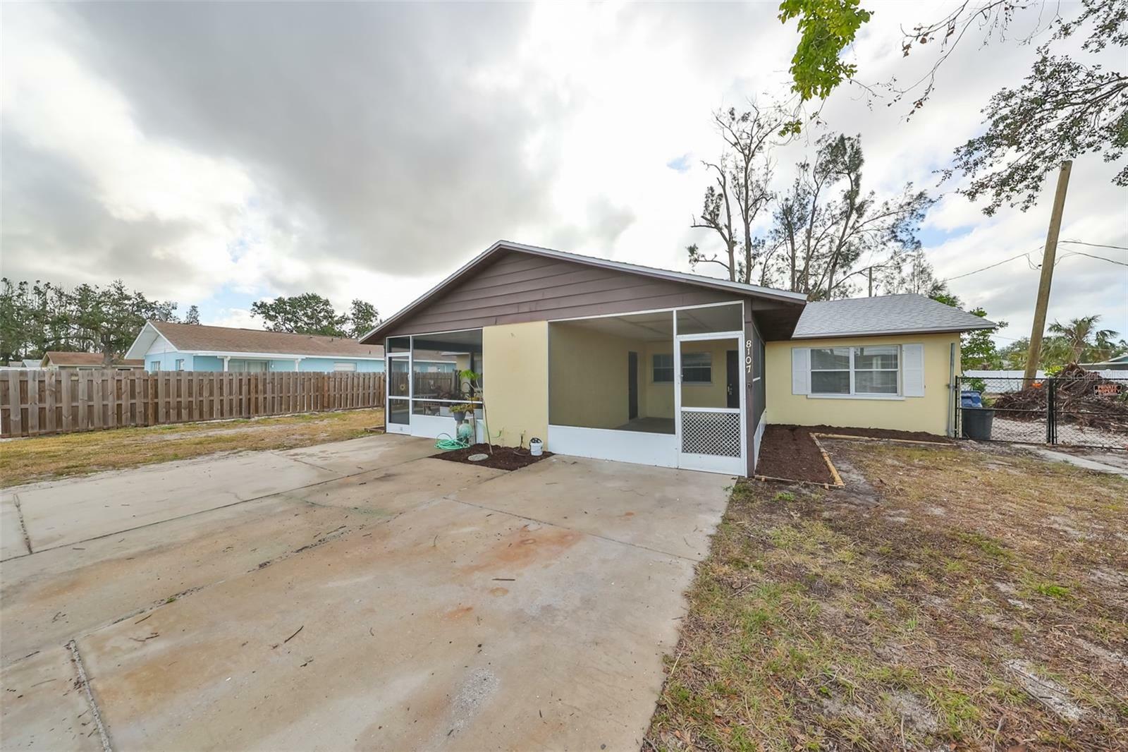 Property Photo:  8105 43rd Avenue W 8105 And 8107  FL 34209 