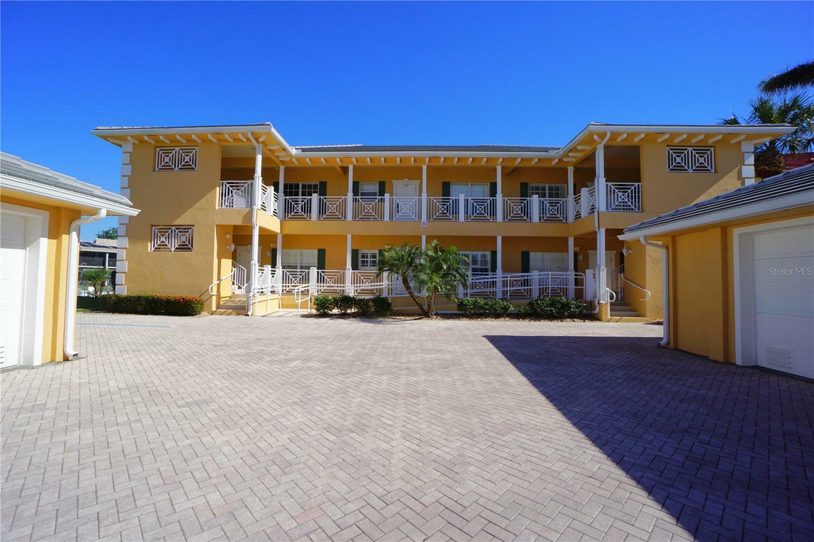 Property Photo: 3216 Purple Martin Drive 123 FL 33950