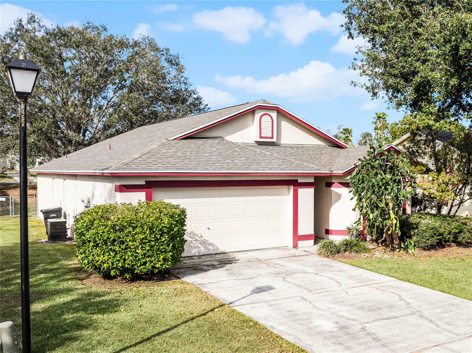 Property Photo:  5137 Martinique Drive  FL 33812 