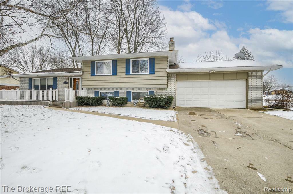 Property Photo: 2134 Rollins Street MI 48439 4336