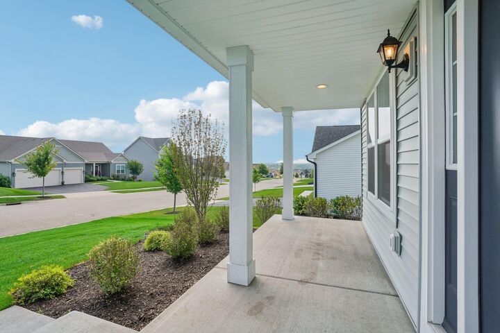 Property Photo: 306 N Stone Ridge Dr WI 53147