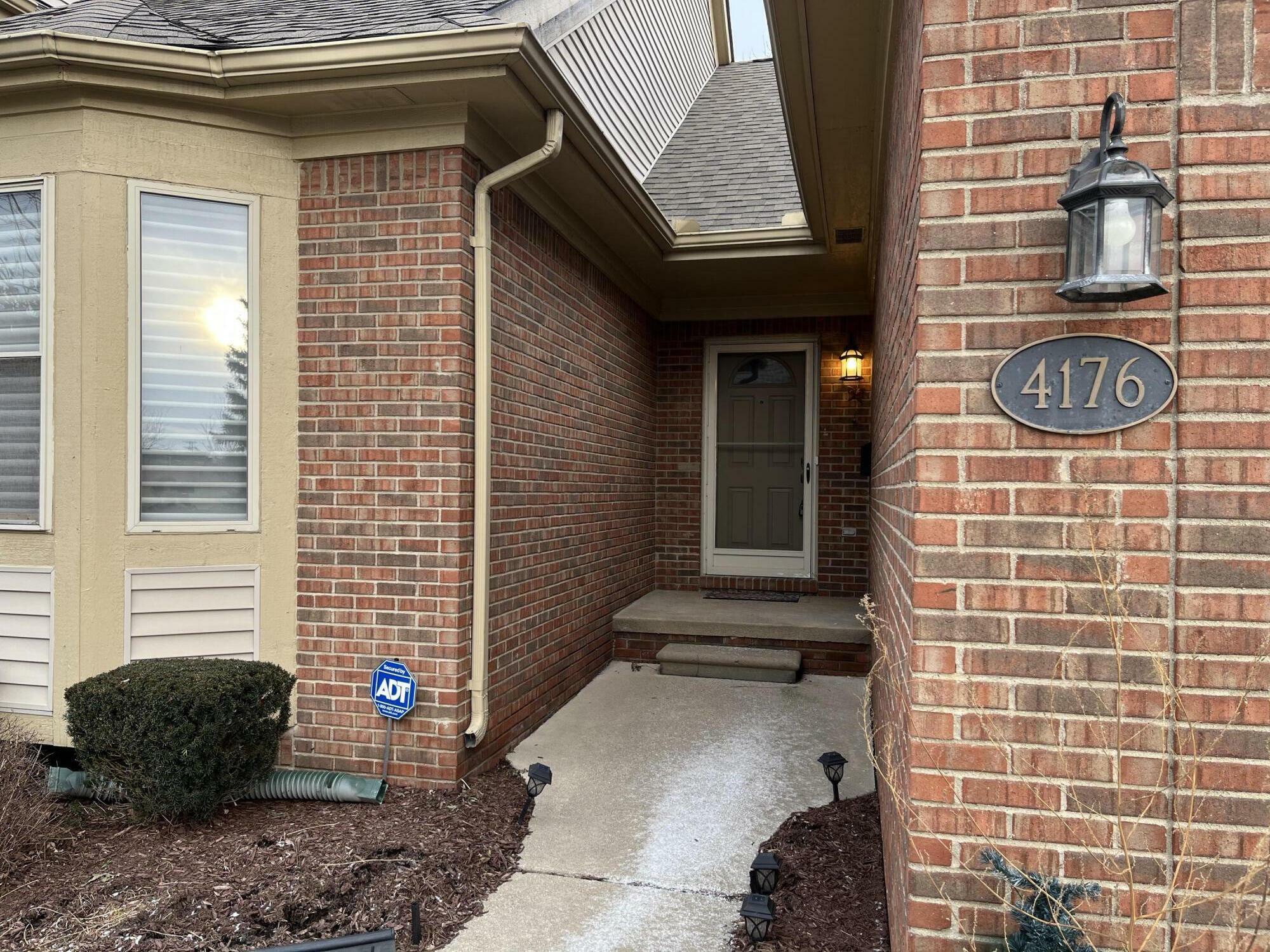 Property Photo: 4176 April Lane MI 48310