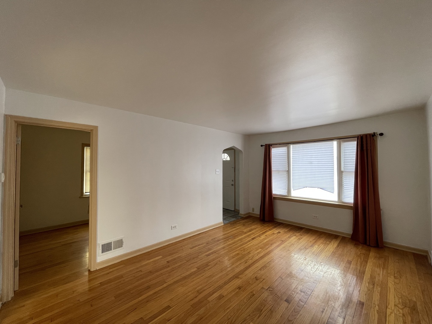 Property Photo:  9026 S Ellis Avenue  IL 60619 