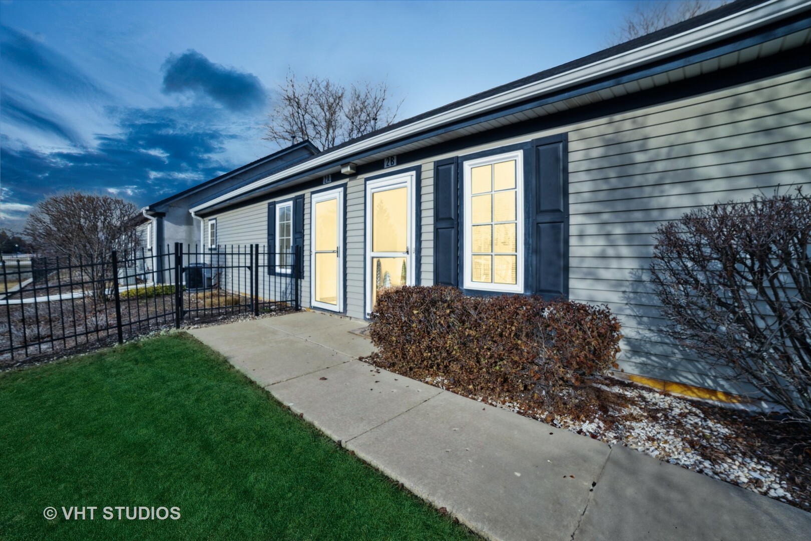 Property Photo:  200 South Street 2A  IL 60119 