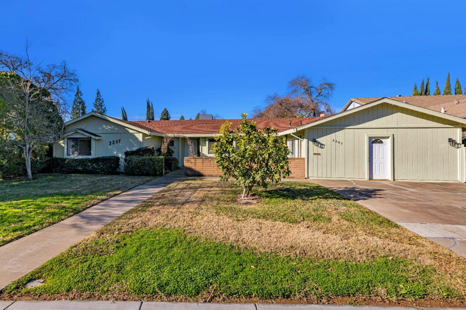 3207 Kaiser Way  Carmichael CA 95608 photo