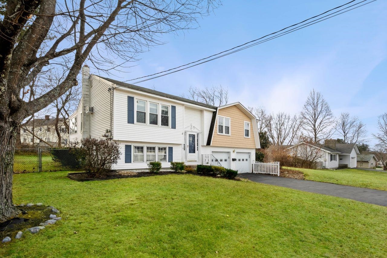 Property Photo:  35 Gilhaven Road  NH 03104 