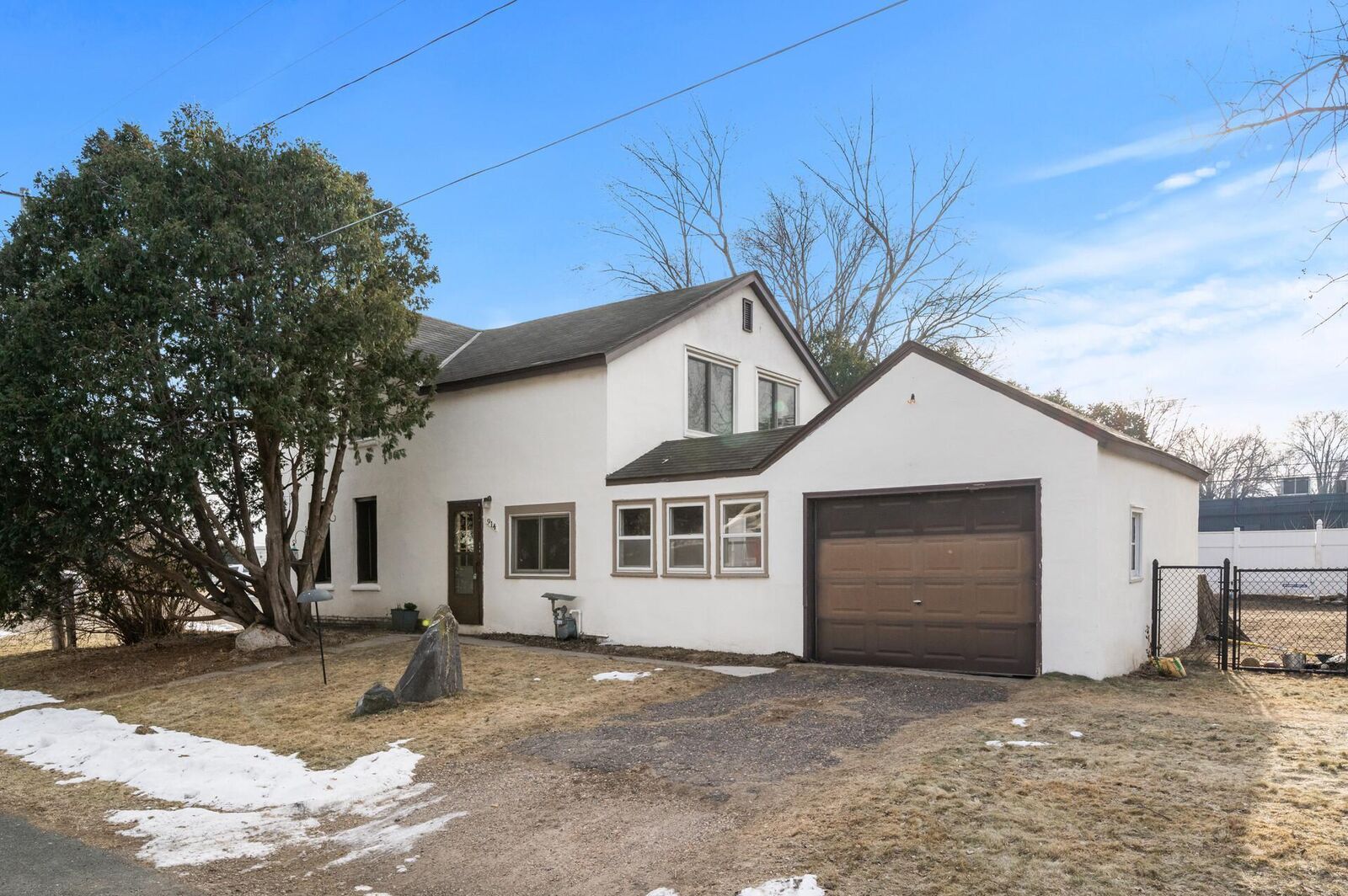 Property Photo:  914 Bluff Avenue E  MN 55379 