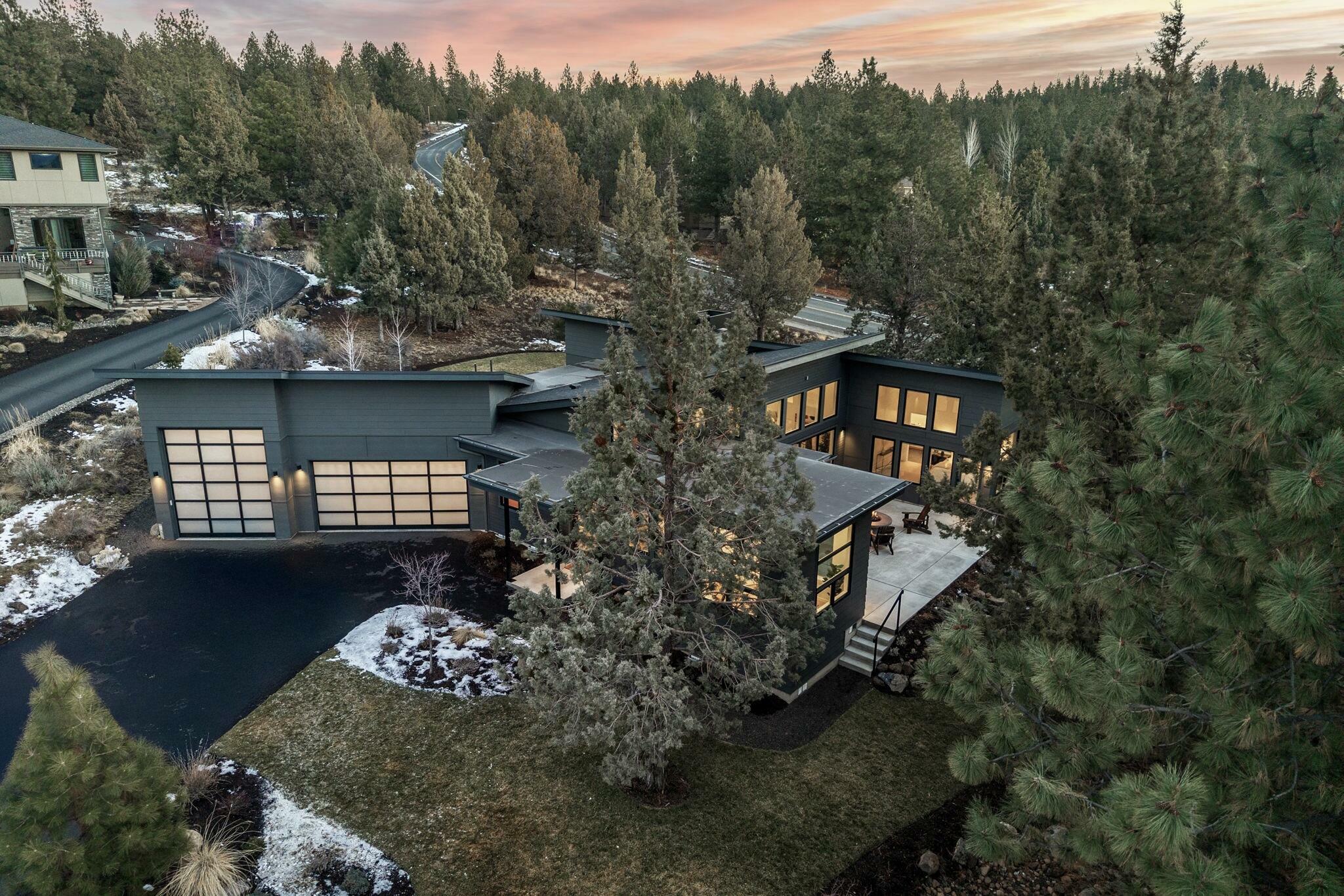 Property Photo: 1971 NW Keenan Court OR 97703