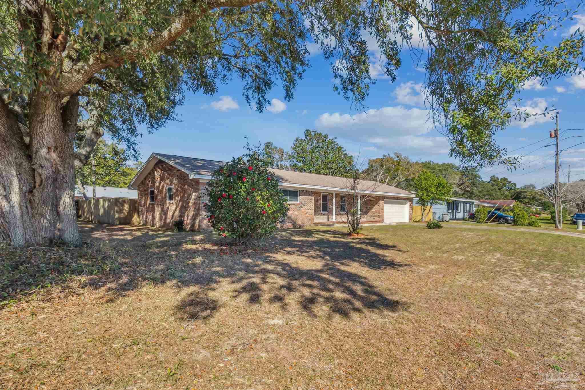 Property Photo:  720 Lambert St  FL 32505 