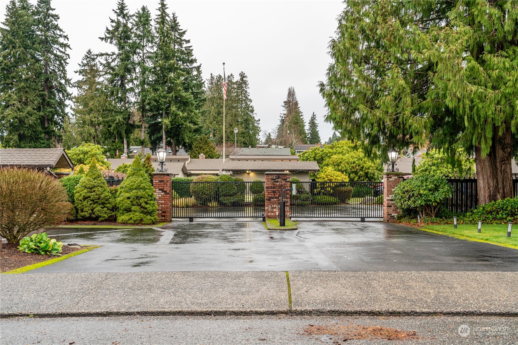 Property Photo:  1820 NW 195th Street A-7  WA 98177 