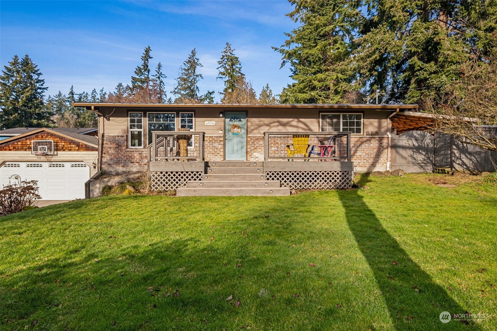 Property Photo:  6806 SE 8th Street  WA 98059 