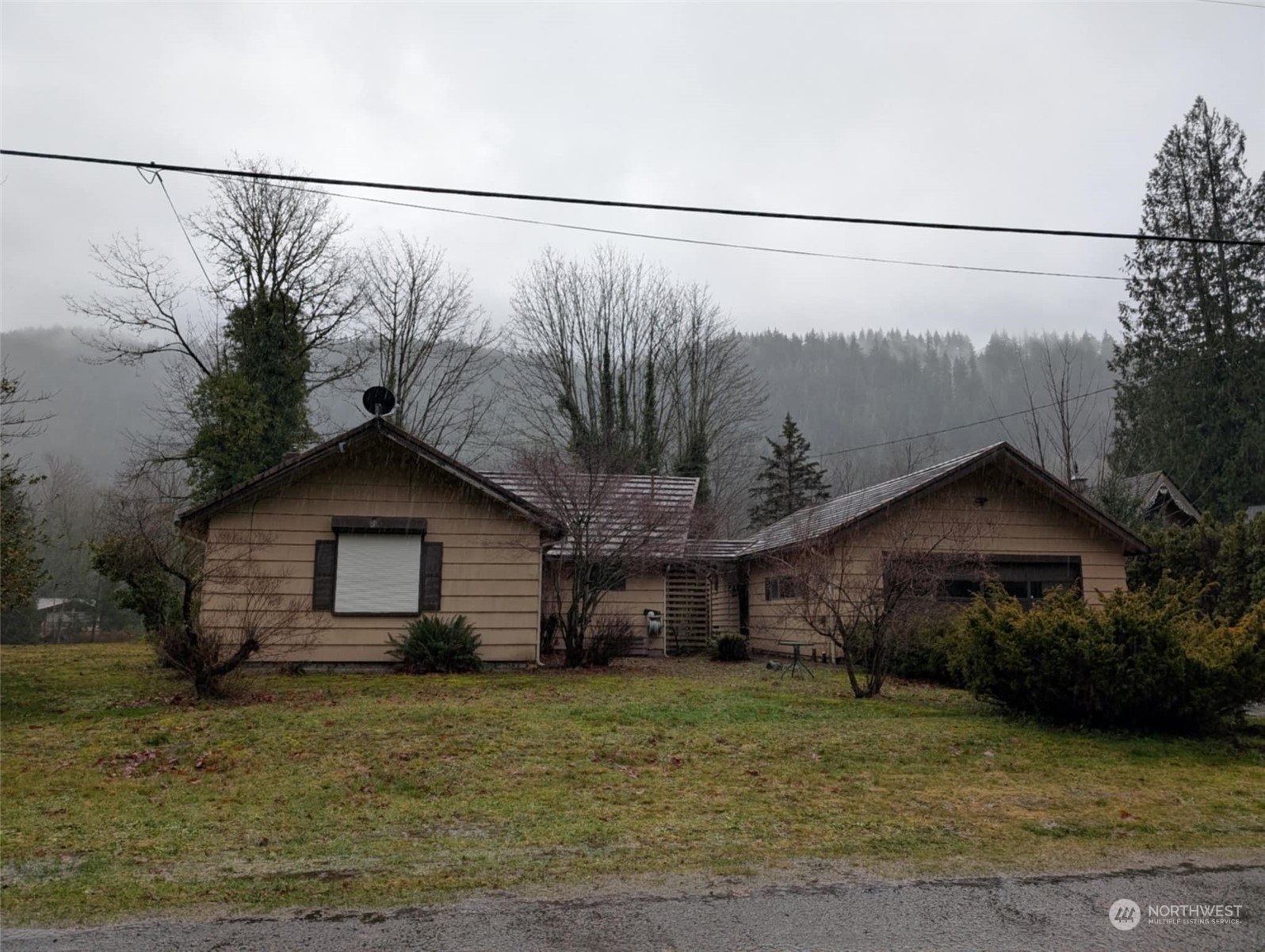 Property Photo:  704  Avenue A  WA 98256 