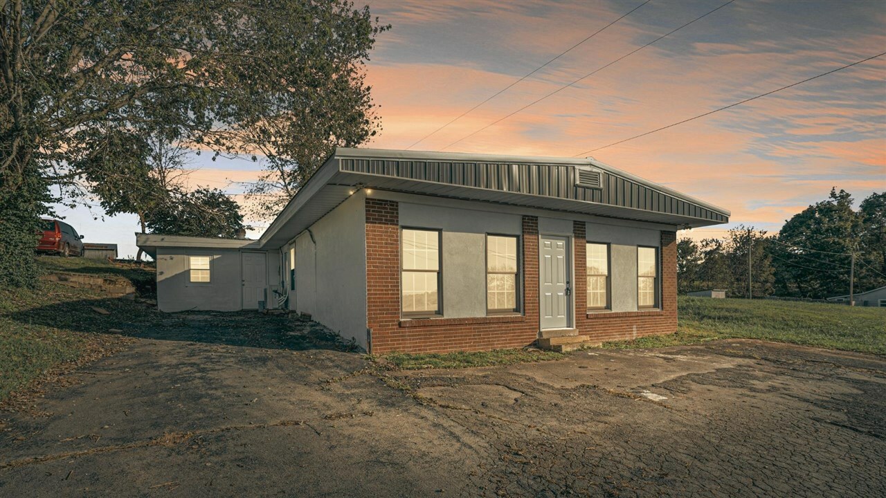 Property Photo: 2436 Roseville Road KY 42141