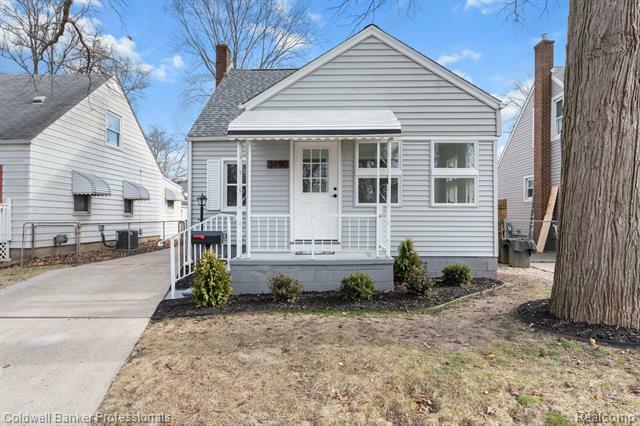 Property Photo:  3190 Kenwood Street  MI 48220 