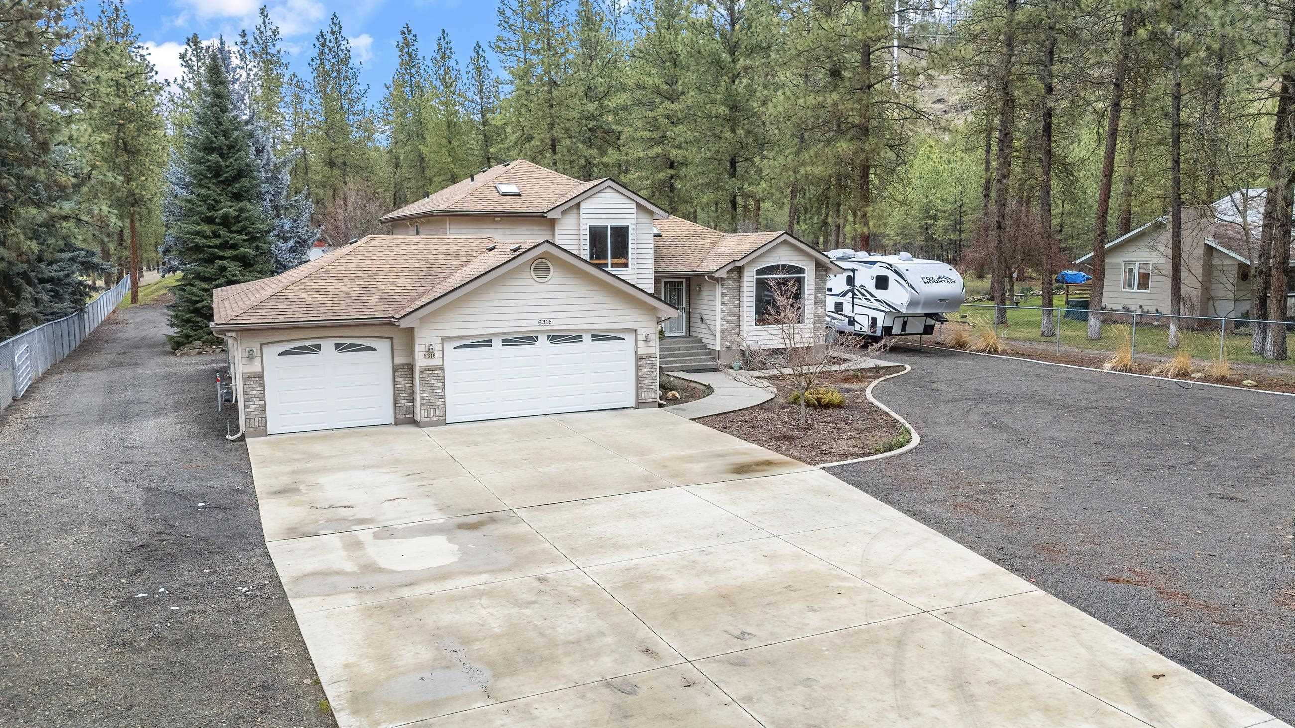 Property Photo:  8316 N Pine Meadows Rd  WA 99026 