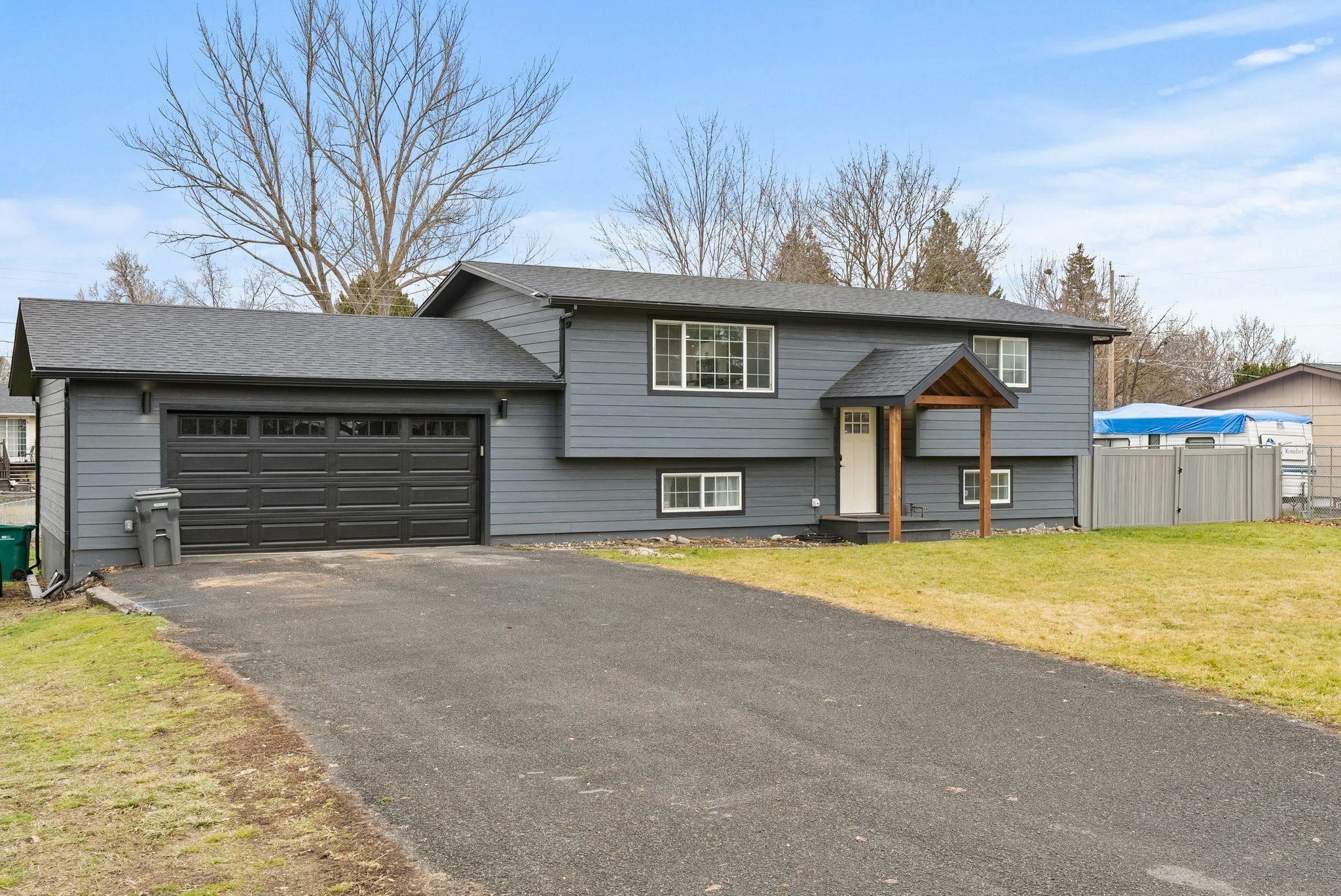 Property Photo:  127 N Holiday Ct  WA 99016 