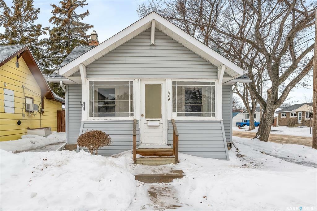 Property Photo:  806 Outlook Avenue  SK S6H 5T9 