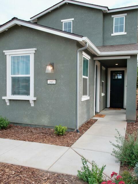 Property Photo:  1603 E Copper Court  CA 93292 