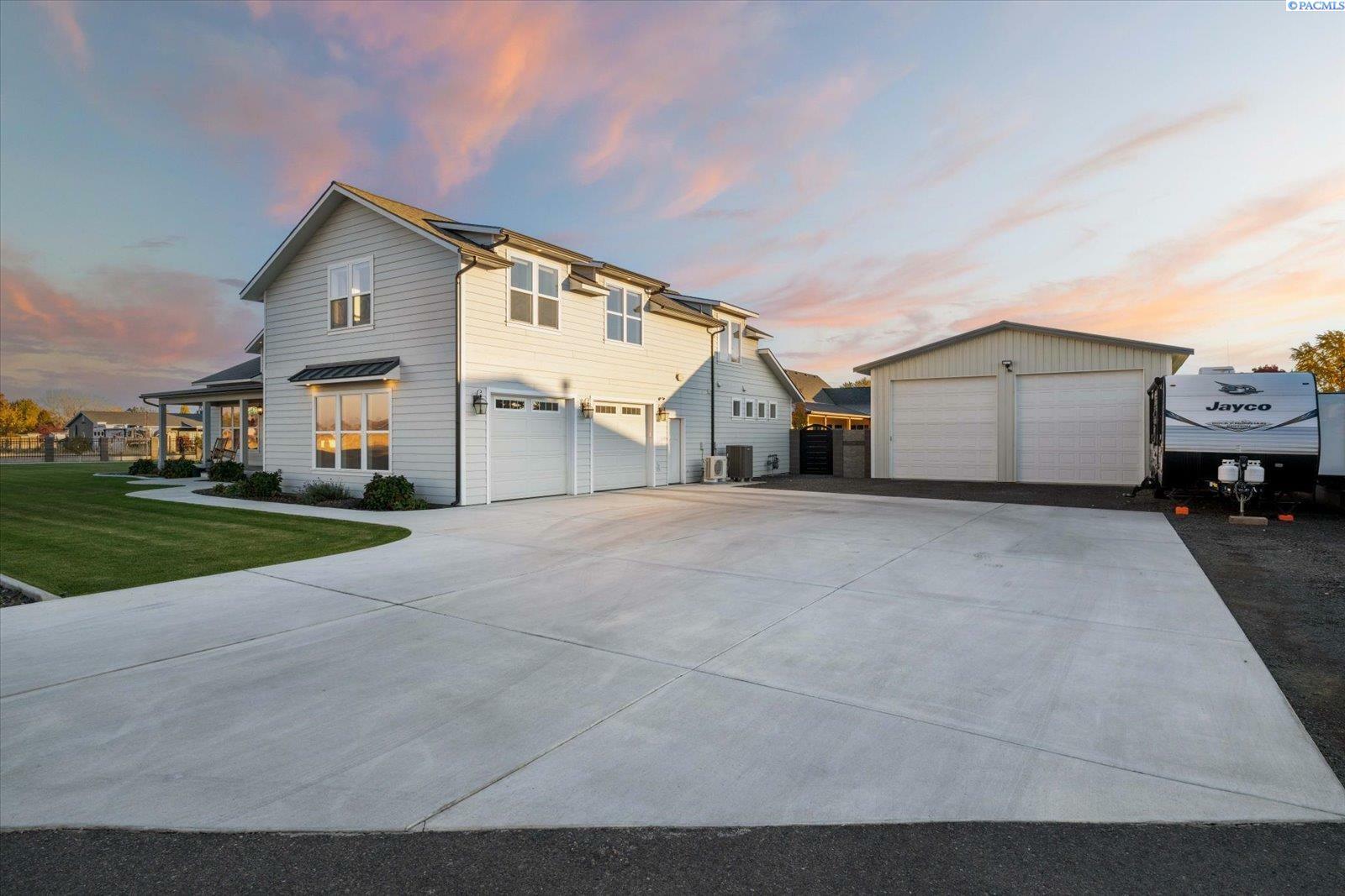 Property Photo:  5202 Black Belle Ct  WA 99301 