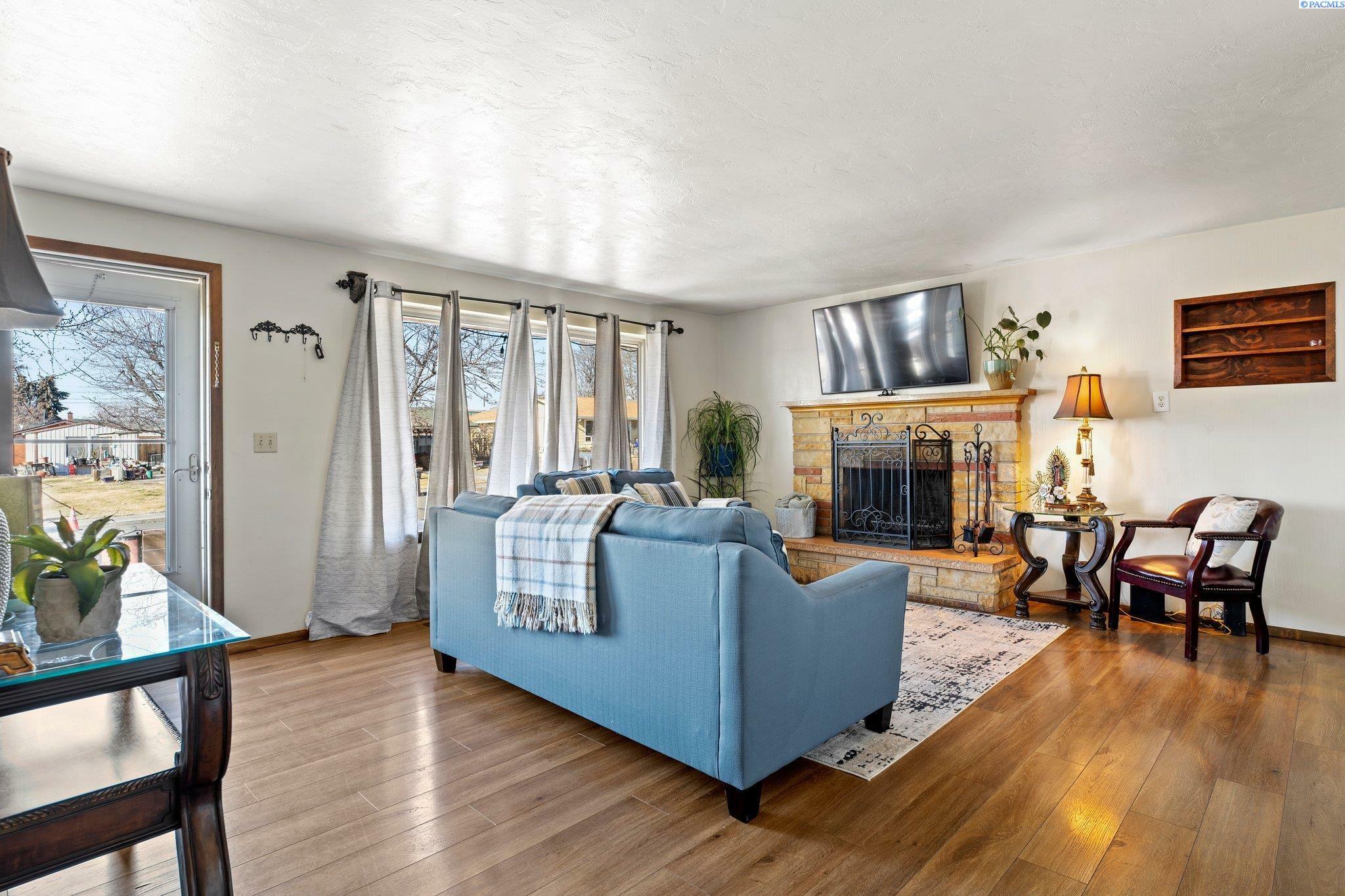 Property Photo: 2111 N 18th Ave WA 99301