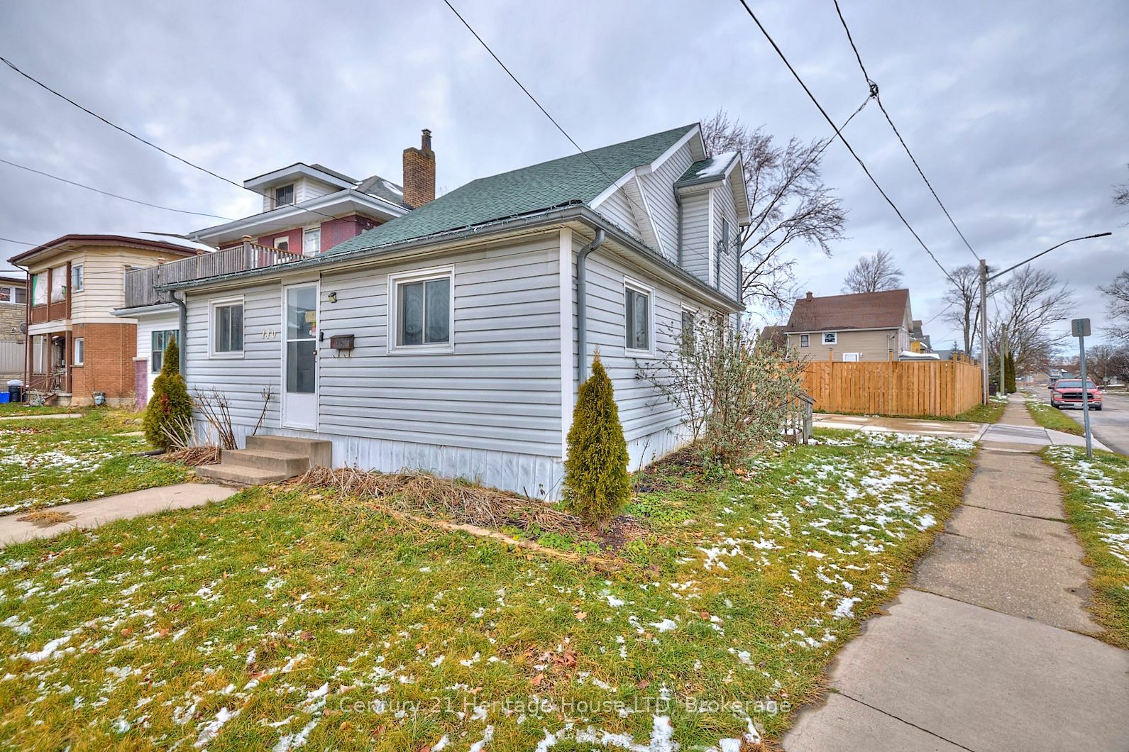 Property Photo:  140 Dorothy St  ON L3B 3V9 