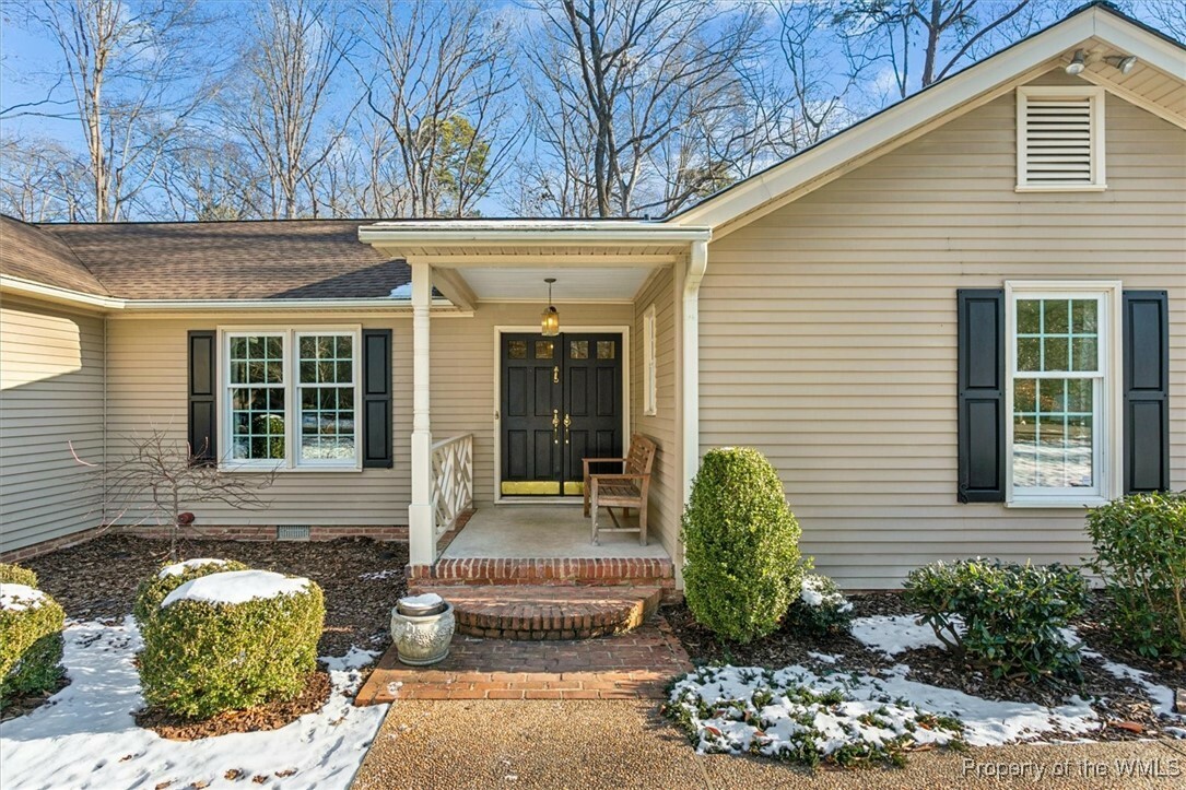 Property Photo:  203 Woodbine Drive  VA 23185 