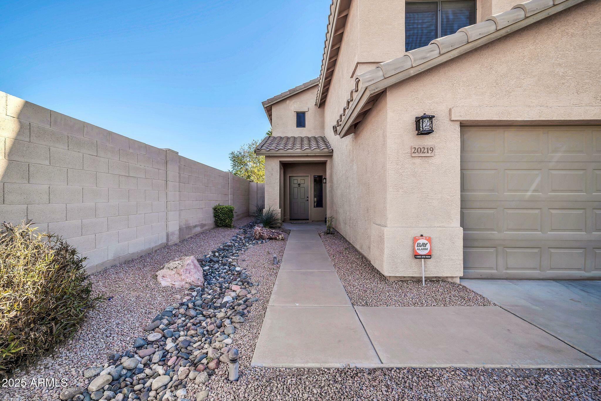 Property Photo:  20219 N 33rd Place  AZ 85050 