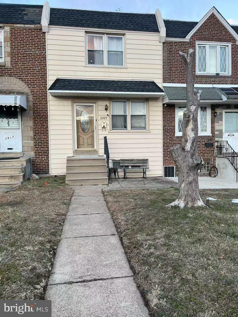 Property Photo:  2919 Magee Street  PA 19149 