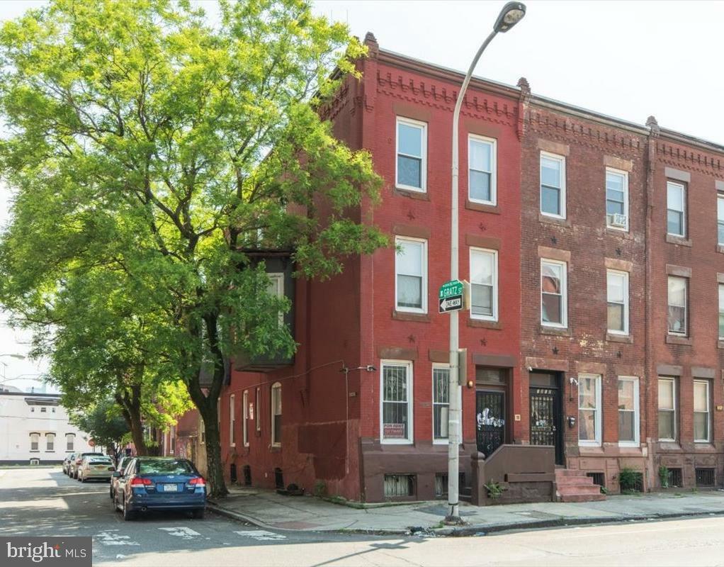 Property Photo:  1816 W Diamond Street  PA 19121 