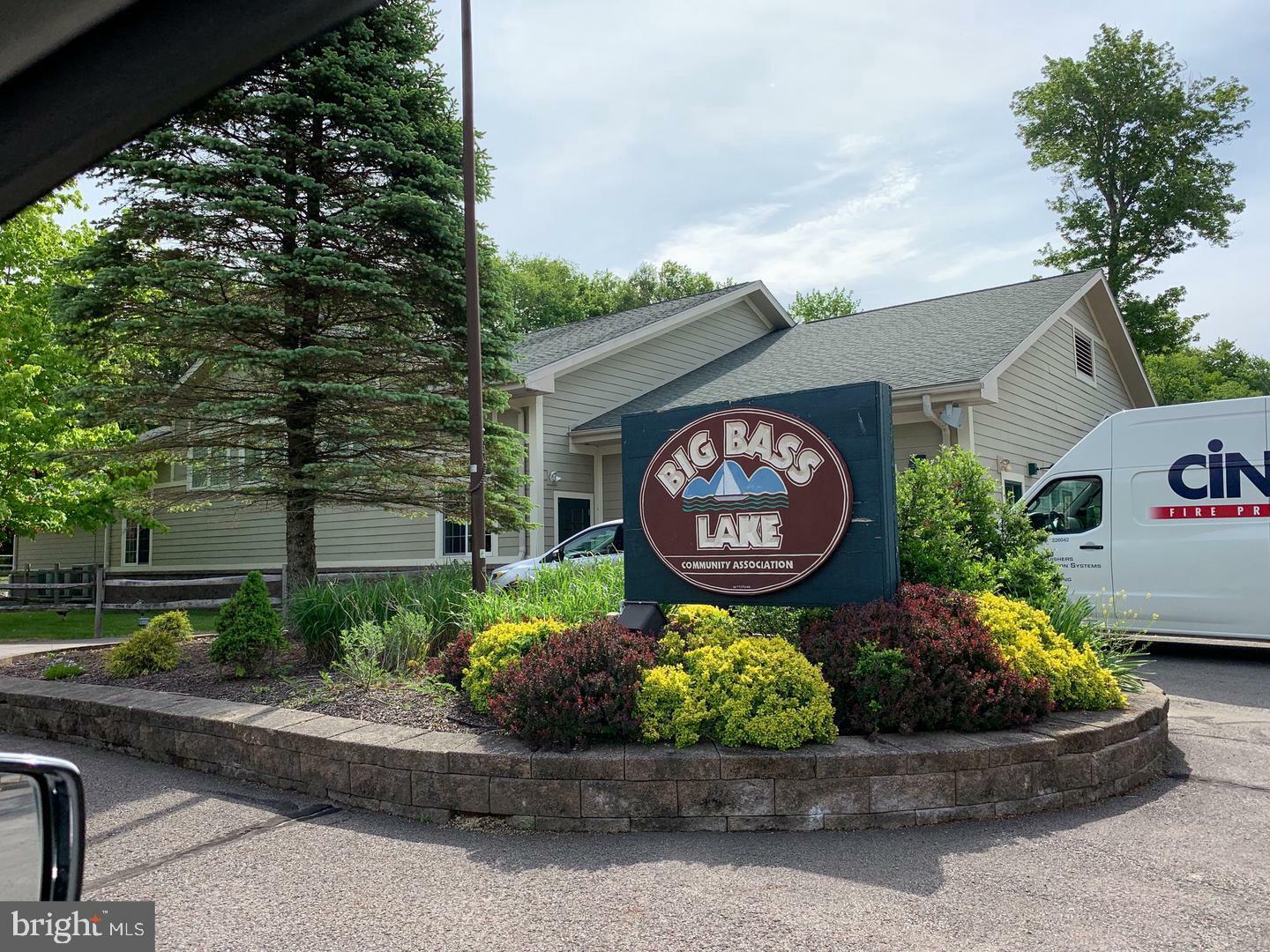 Property Photo:  287 Packanack Dr  PA 18424 