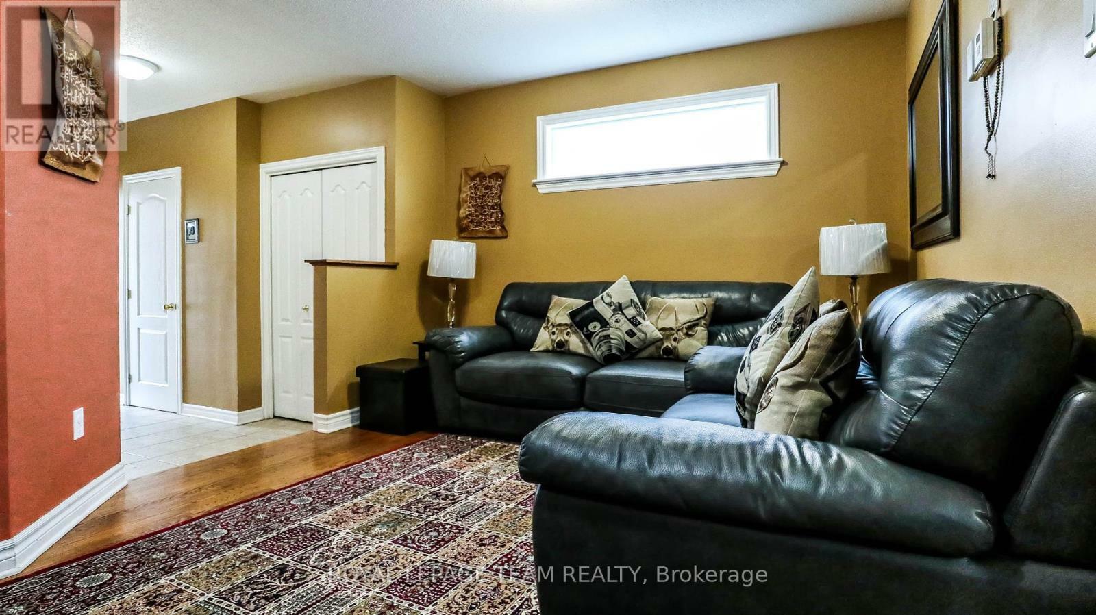 Property Photo:  17 Alameda Way  ON K2J 5B4 