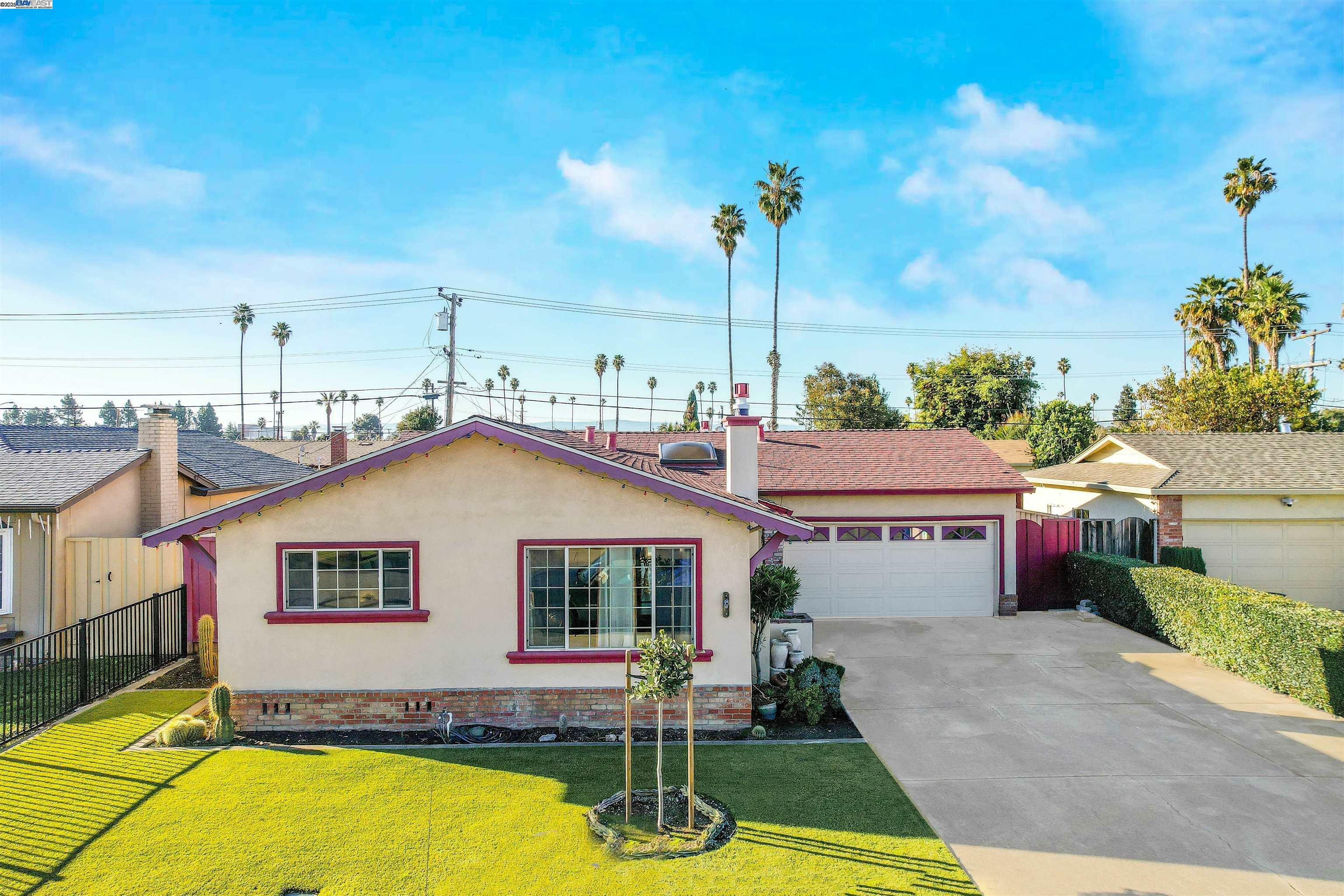 Property Photo:  39673 Banyan Tree Rd  CA 94538 