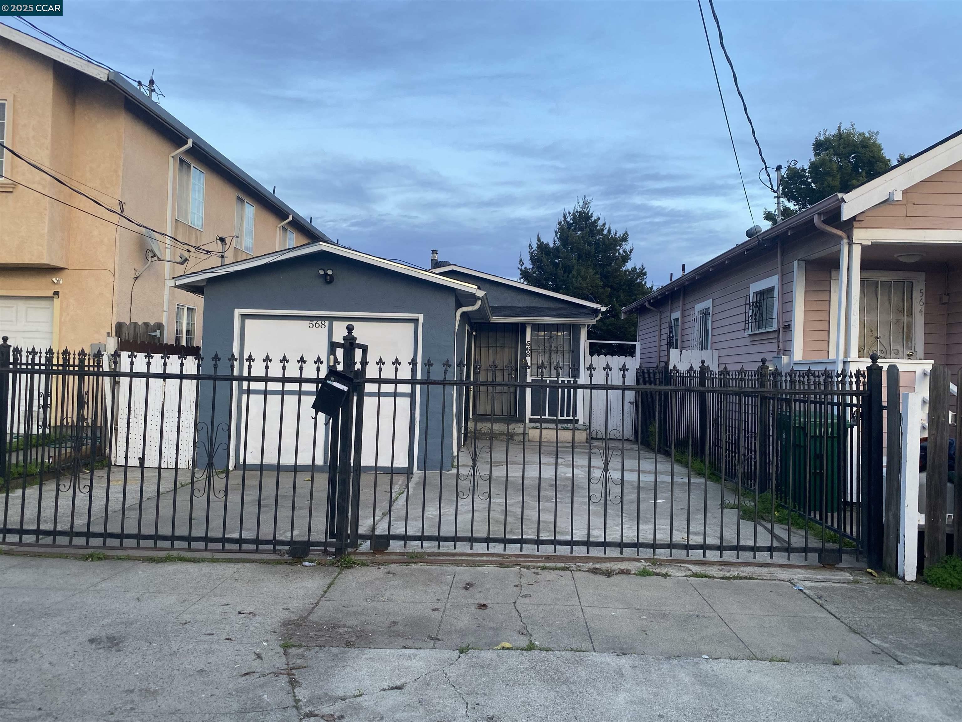 Property Photo:  568 3rd St  CA 94801 