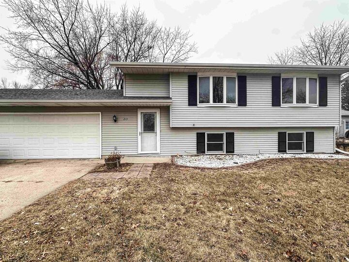 213 Elm Street  Waverly IA 50677 photo