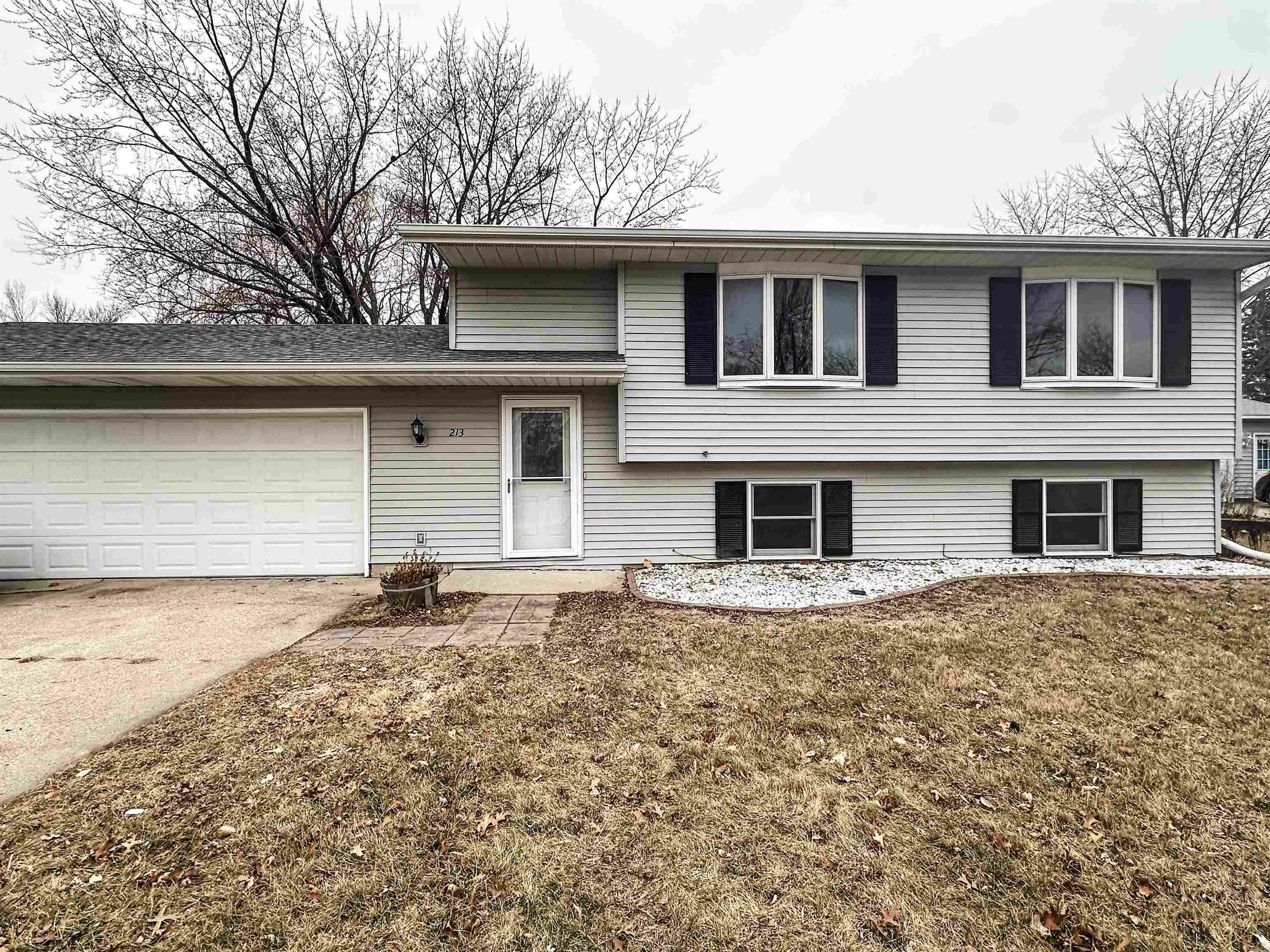 Property Photo: 213 Elm Street IA 50677