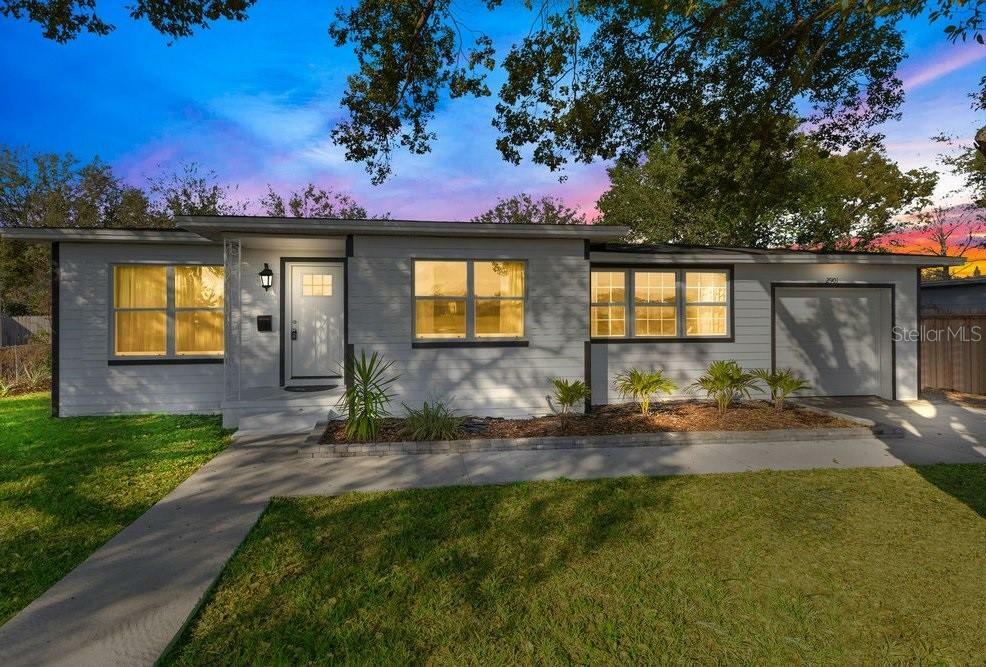 Property Photo: 2901 Primrose Court FL 32803