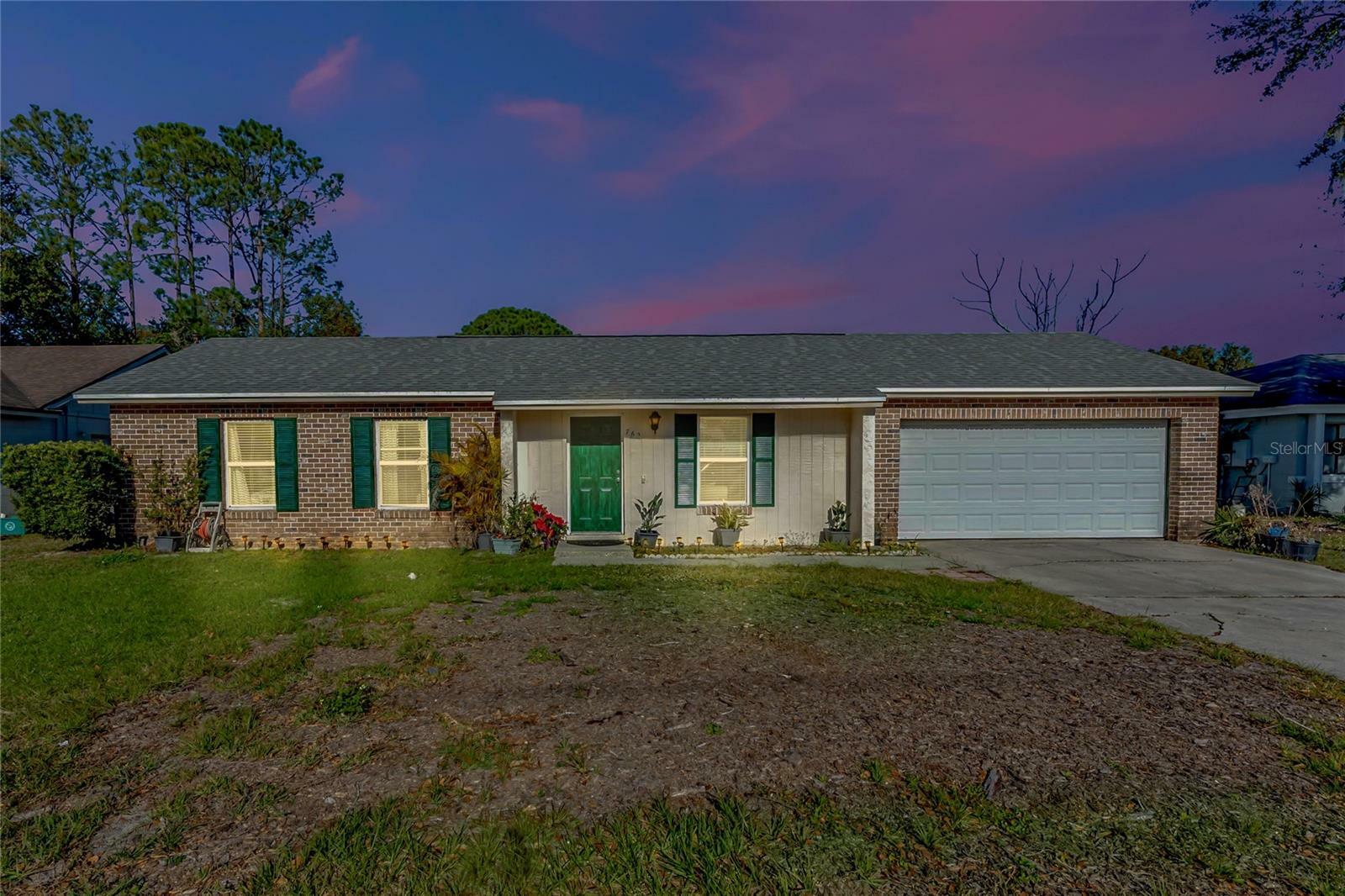 Property Photo: 762 S Edgemon Avenue FL 32708