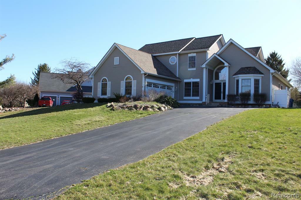 16073 Silverwood Drive  Fenton MI 48430 9113 photo